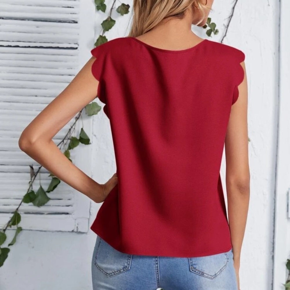 V-neck sleeveless blouse - Picture 2 of 3
